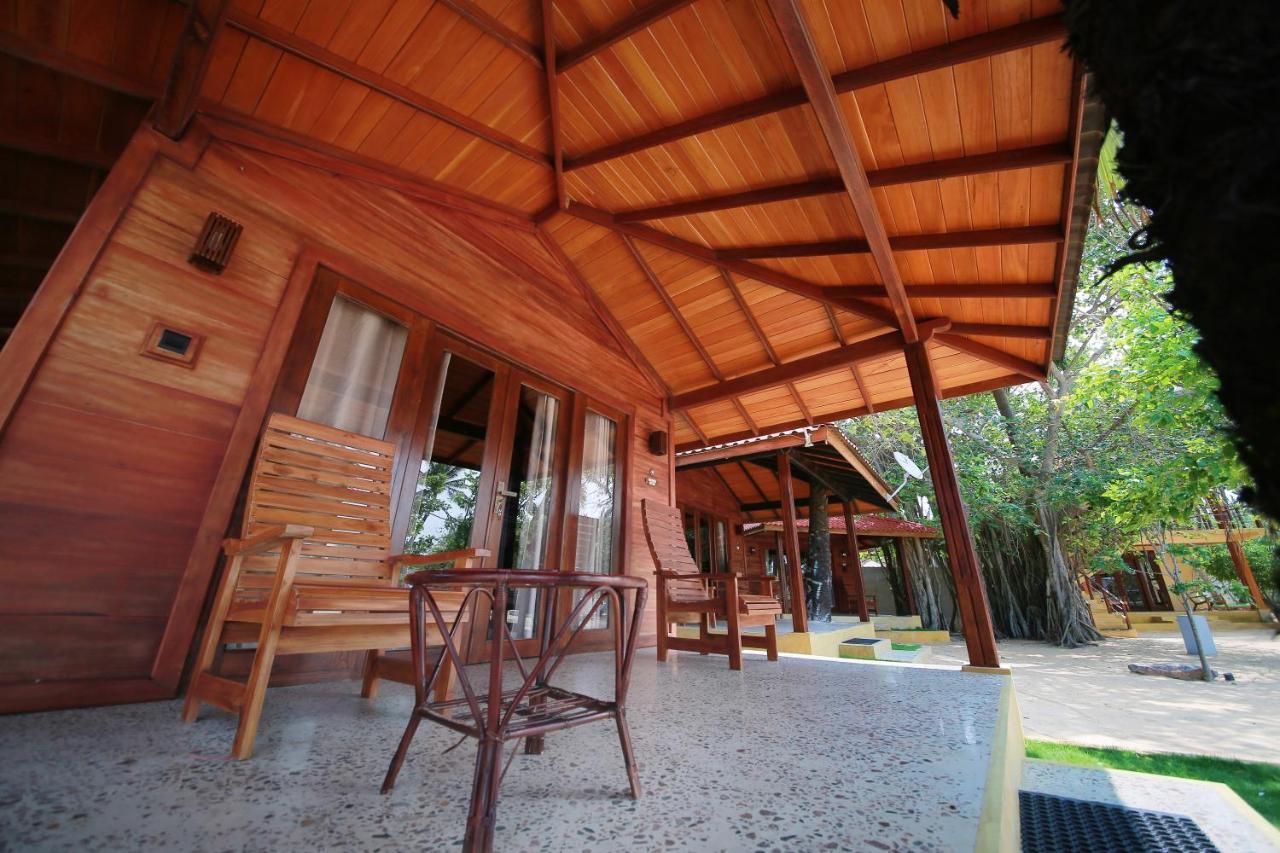 Horizon Kitesurfing Beach Resort Kalpitiya Exteriör bild